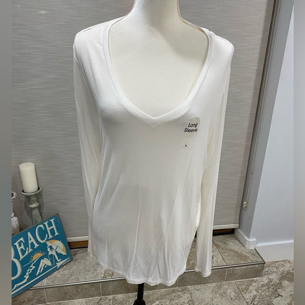 NWT AEROPOSTALE  Long Sleeve Tee